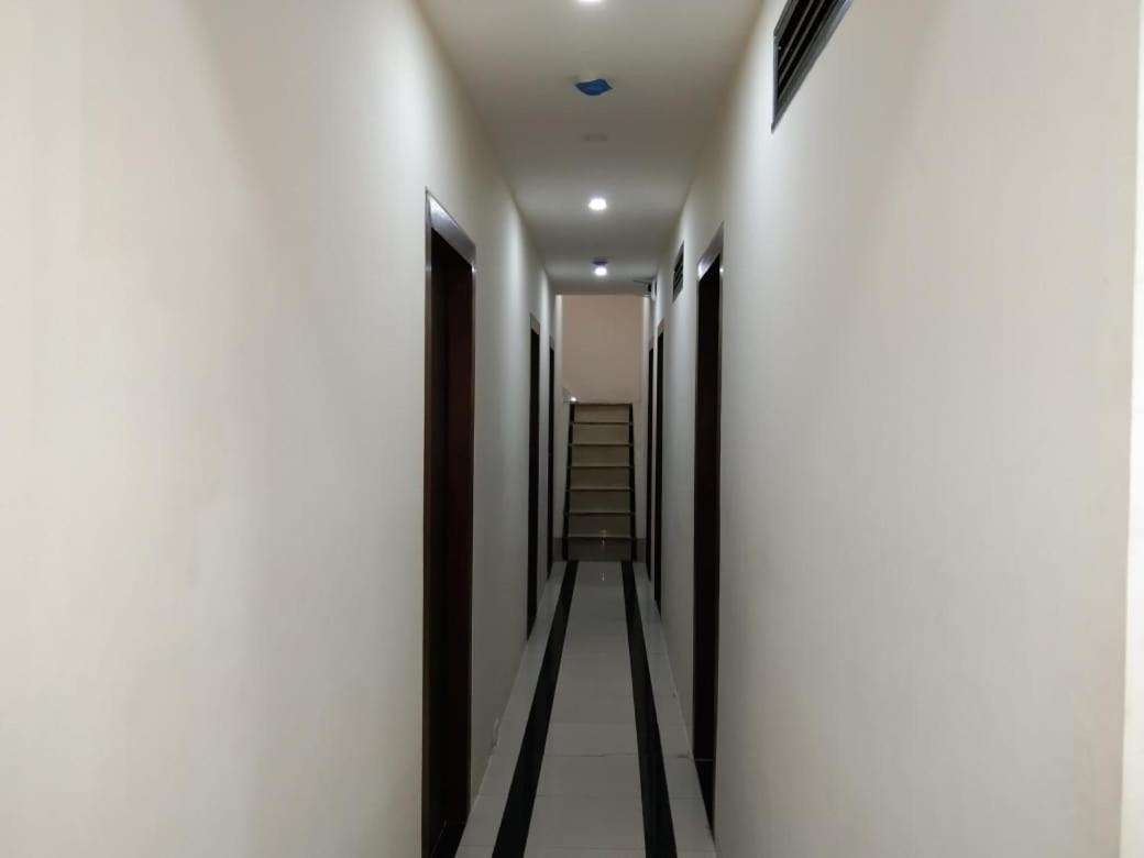 Sadguru Lodge - Mumbai — Photos 1